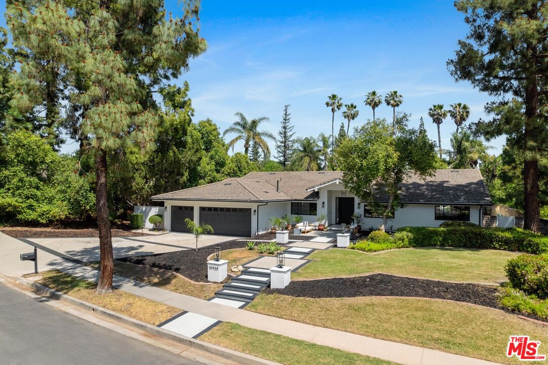 10928 Seguro Dr