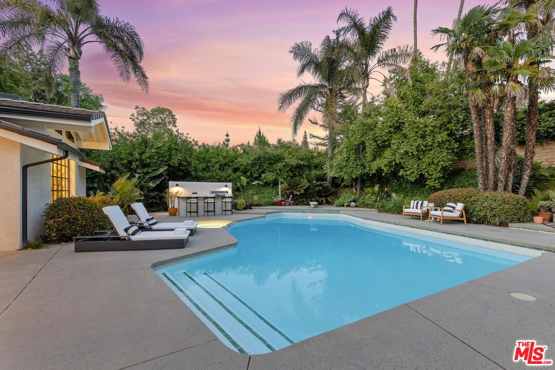 10928 Seguro Dr