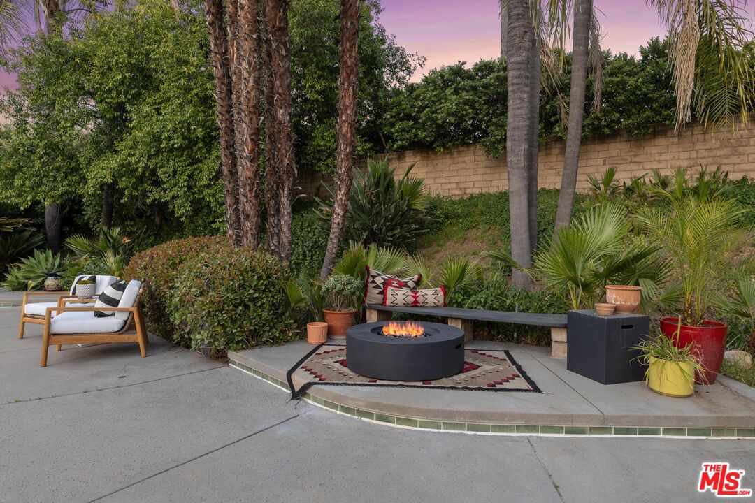 10928 Seguro Dr