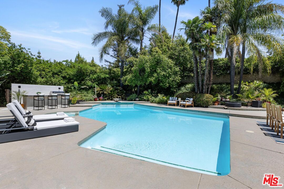10928 Seguro Dr
