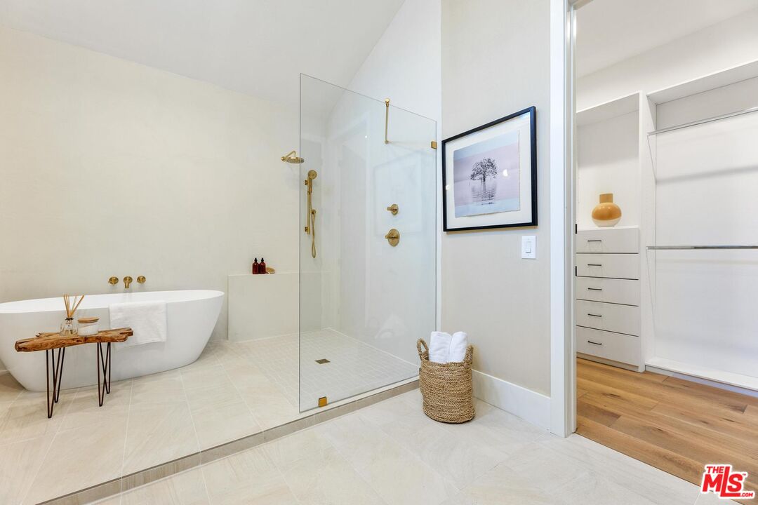 10928 Seguro Dr