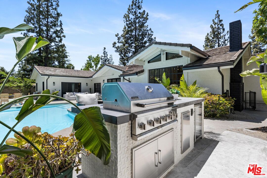 10928 Seguro Dr