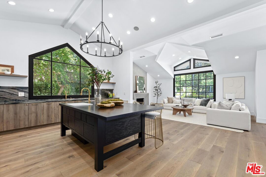 10928 Seguro Dr