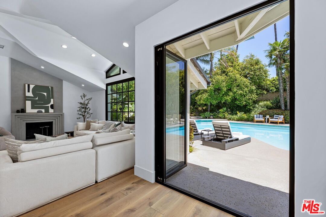 10928 Seguro Dr