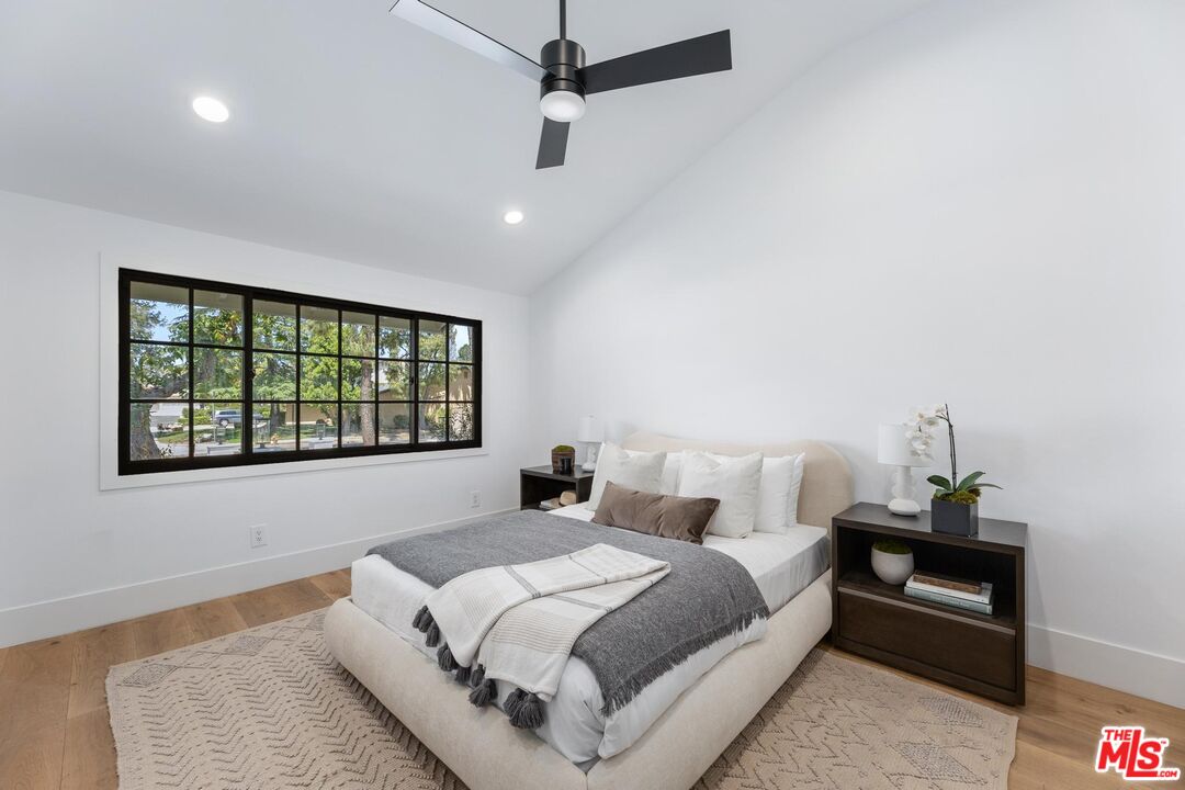 10928 Seguro Dr