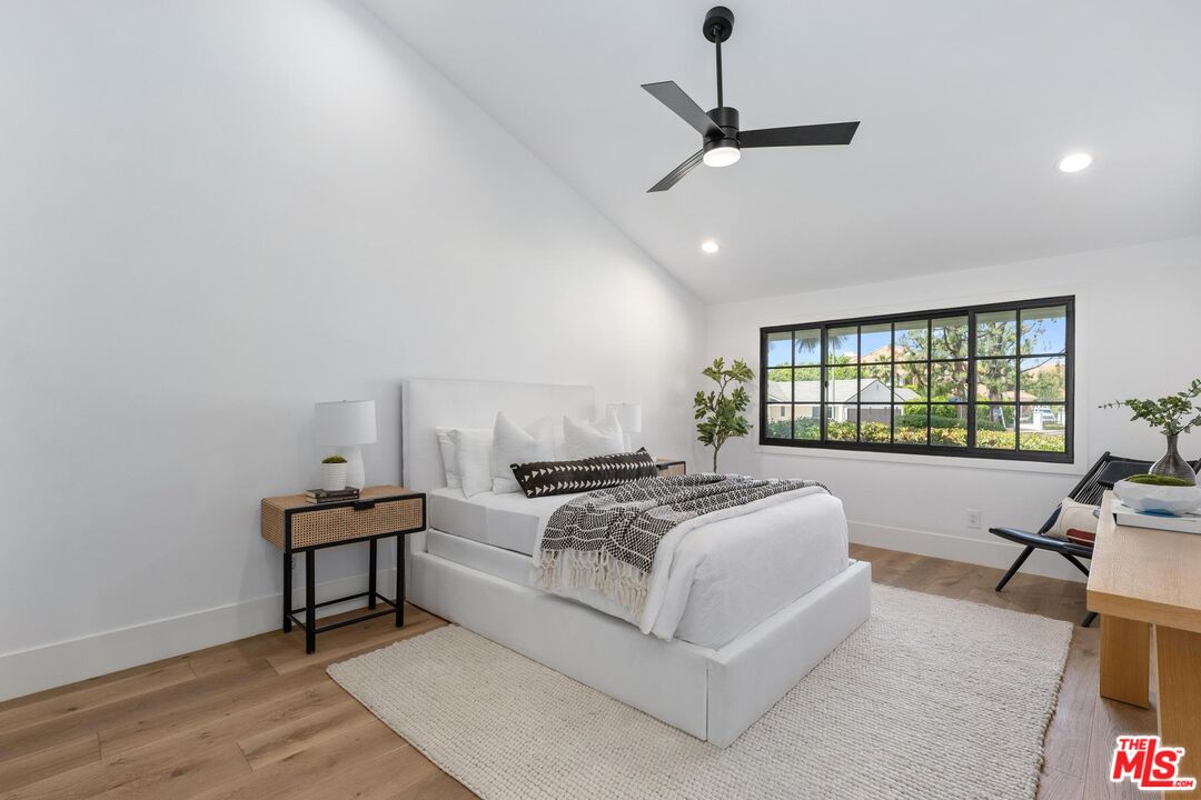 10928 Seguro Dr
