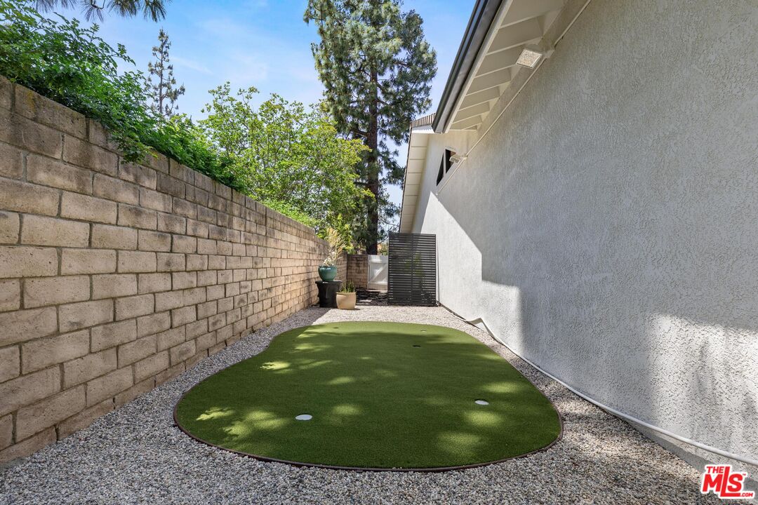 10928 Seguro Dr