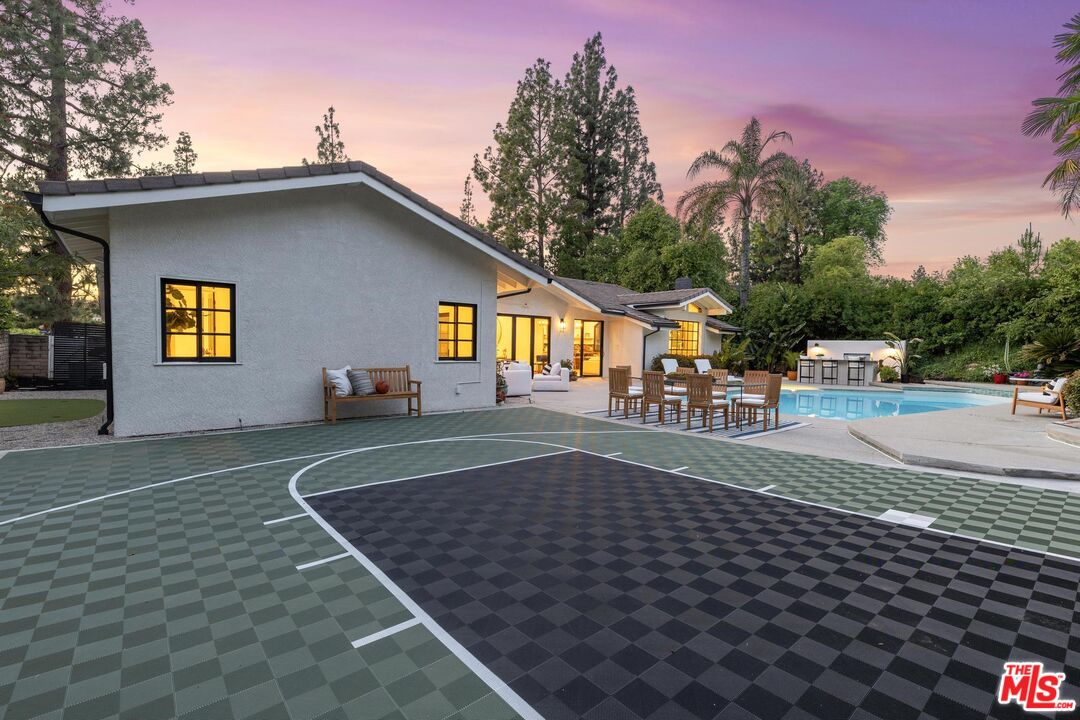 10928 Seguro Dr