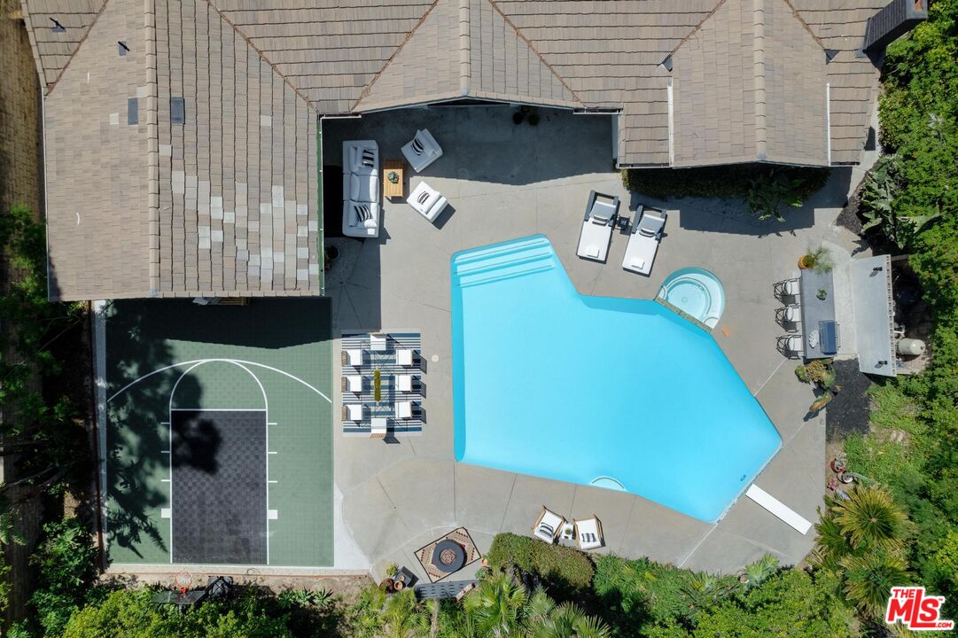 10928 Seguro Dr