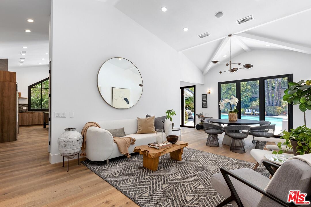 10928 Seguro Dr