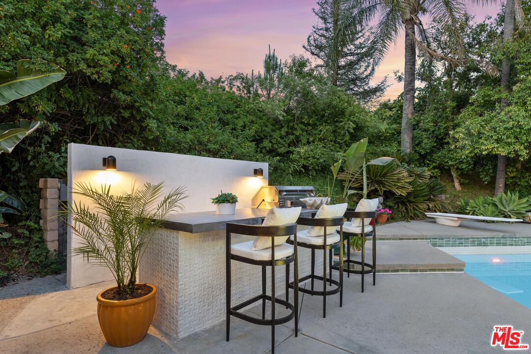 10928 Seguro Dr