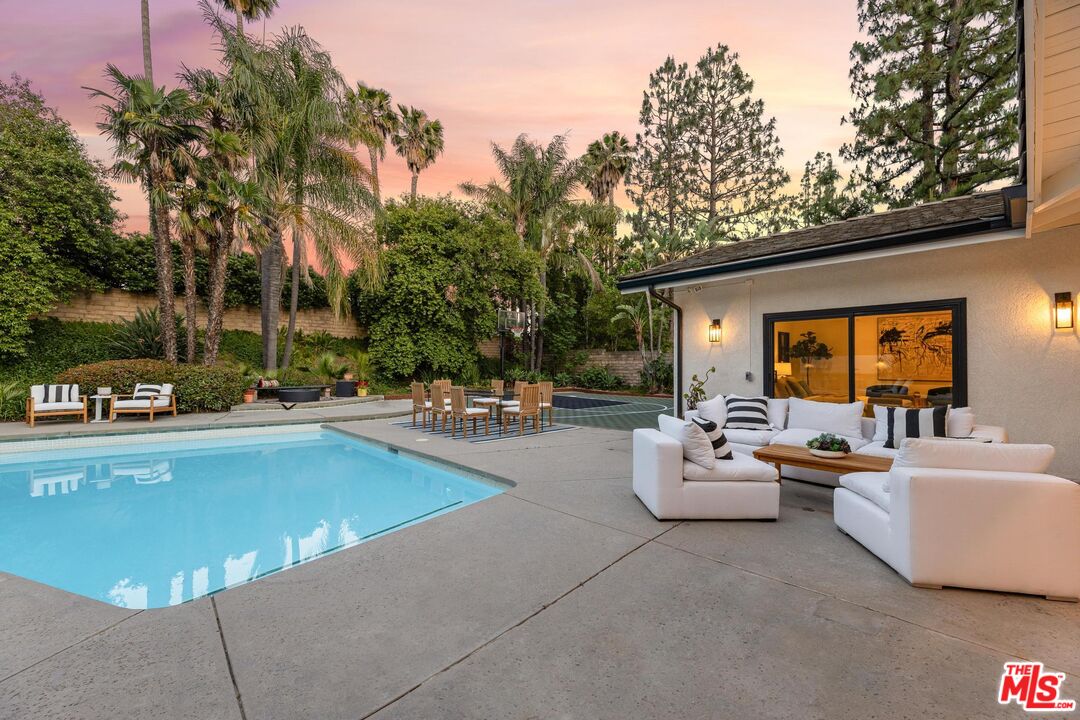 10928 Seguro Dr