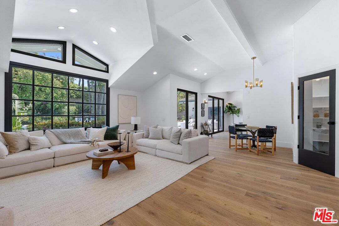 10928 Seguro Dr