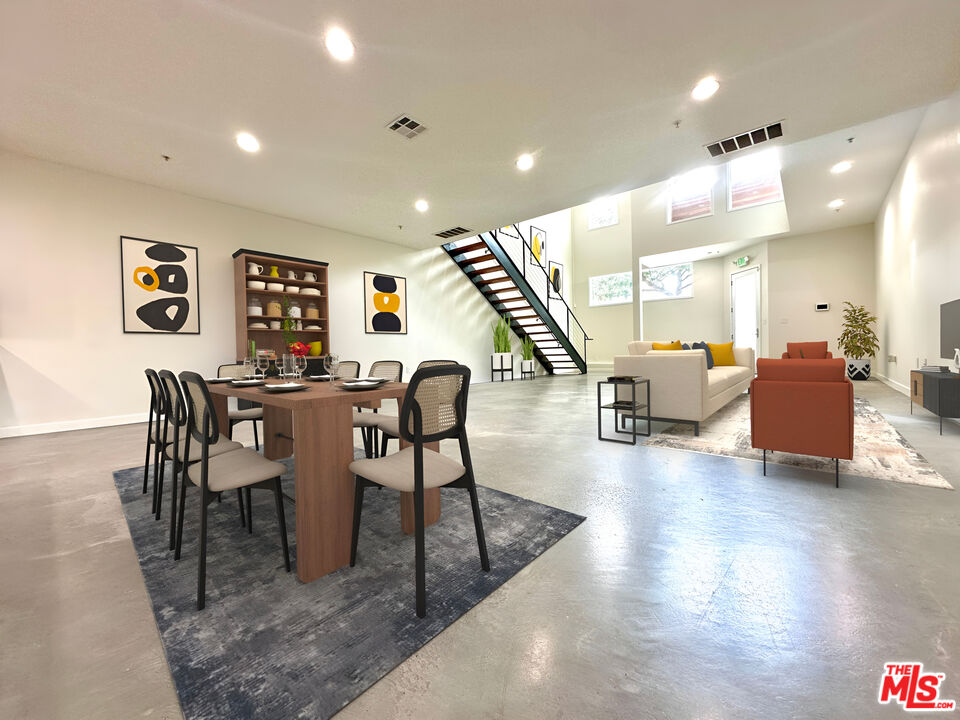 1610 Broadway Unit: 102