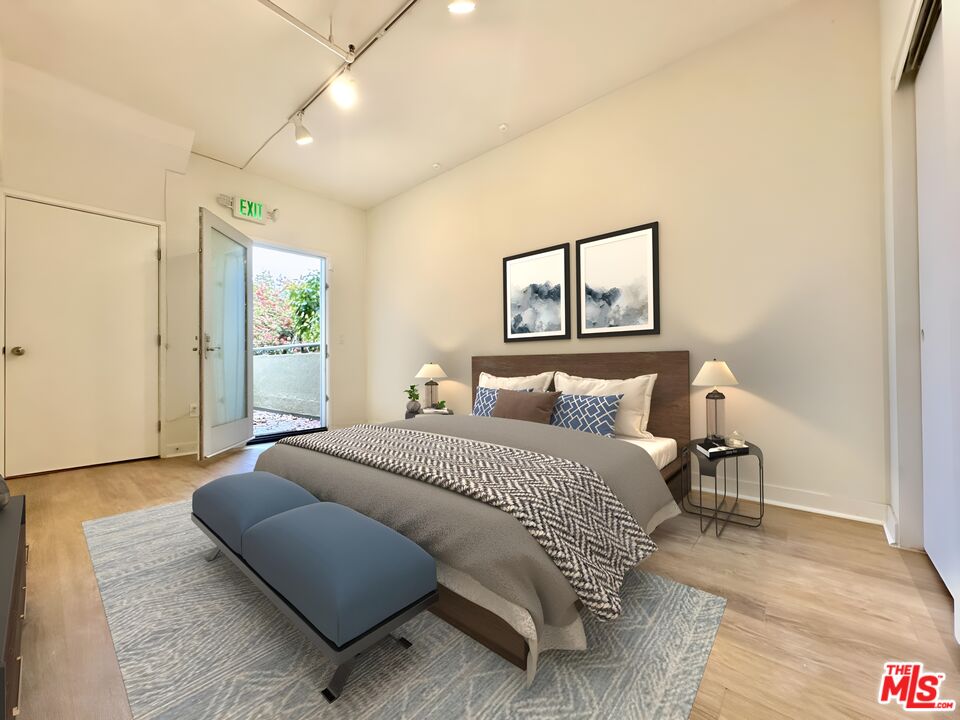1610 Broadway Unit: 102