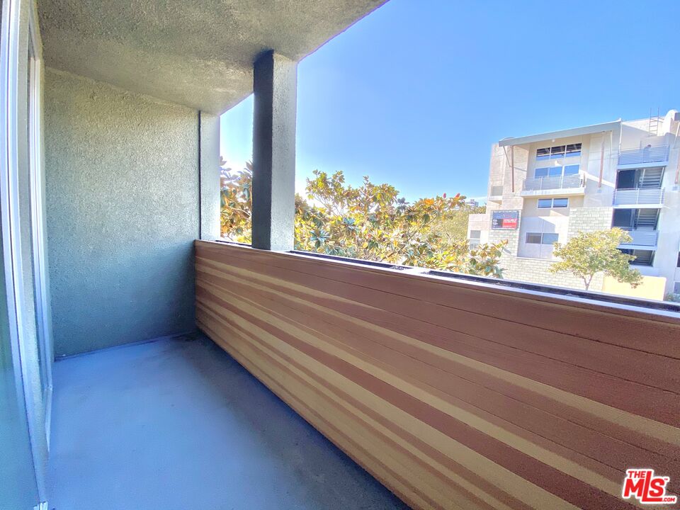 1610 Broadway Unit: 102