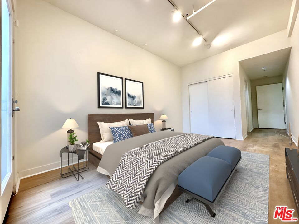 1610 Broadway Unit: 102