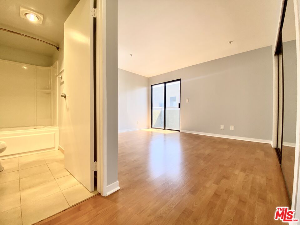 1610 Broadway Unit: #301