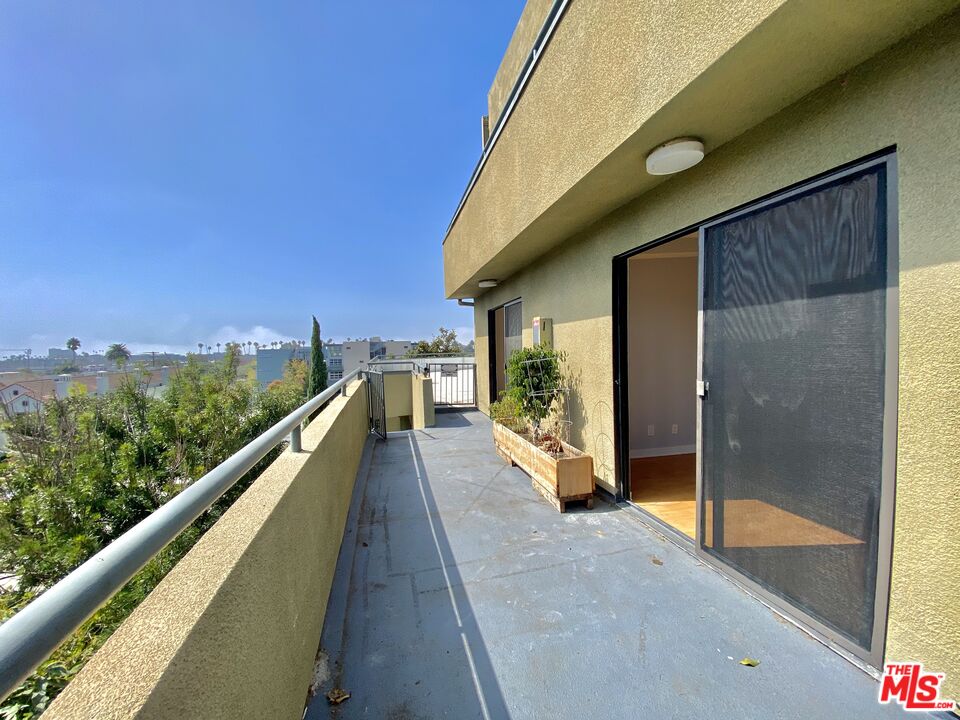 1610 Broadway Unit: #301