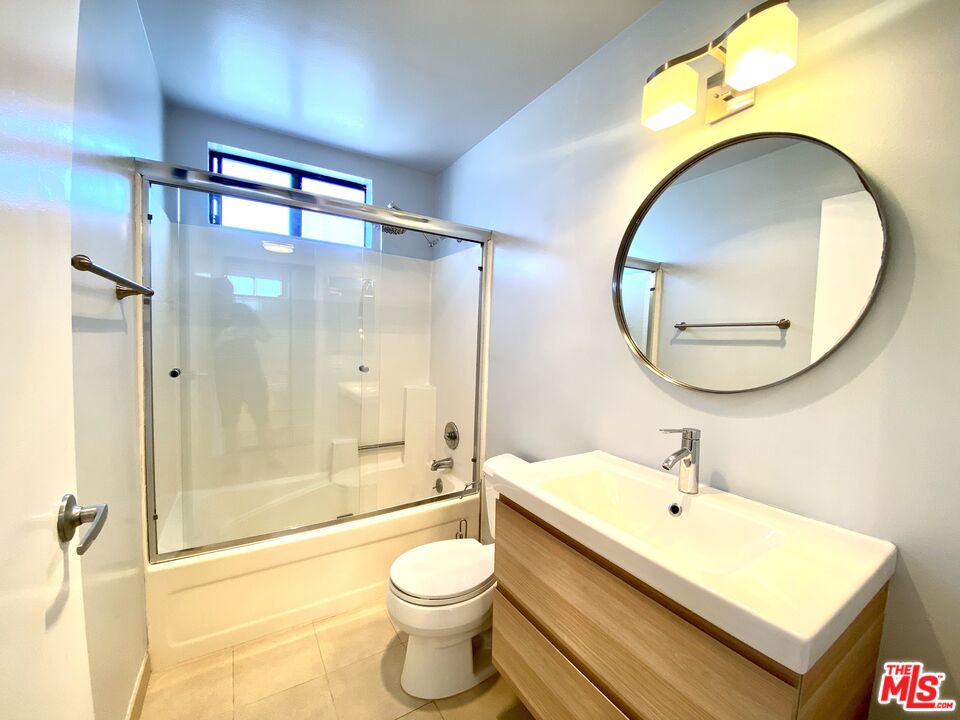 1610 Broadway Unit: #301