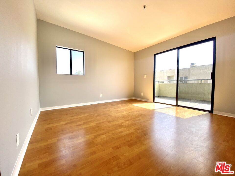 1610 Broadway Unit: #301