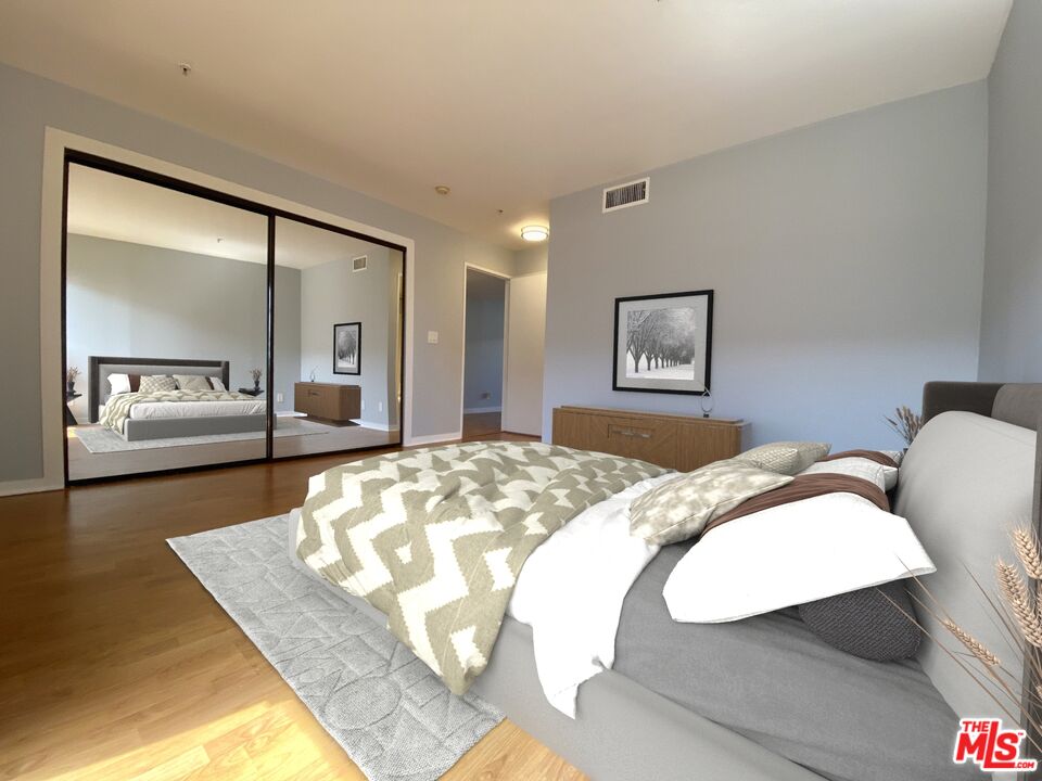 1610 Broadway Unit: #301