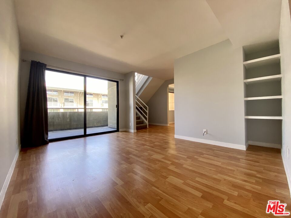 1610 Broadway Unit: #301