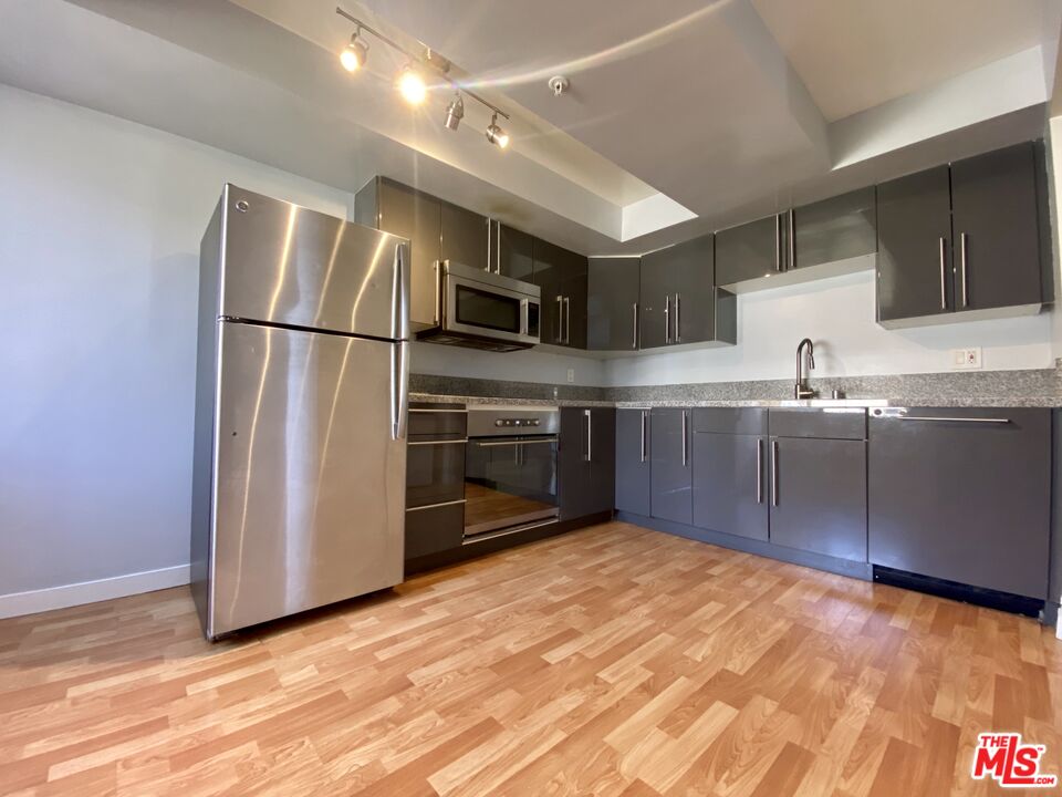 1610 Broadway Unit: #301