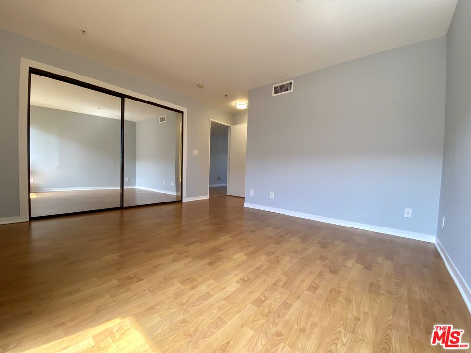 1610 Broadway Unit: #301