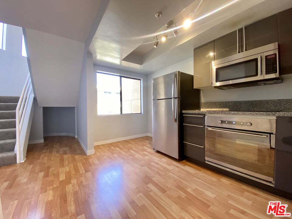 1610 Broadway Unit: #301