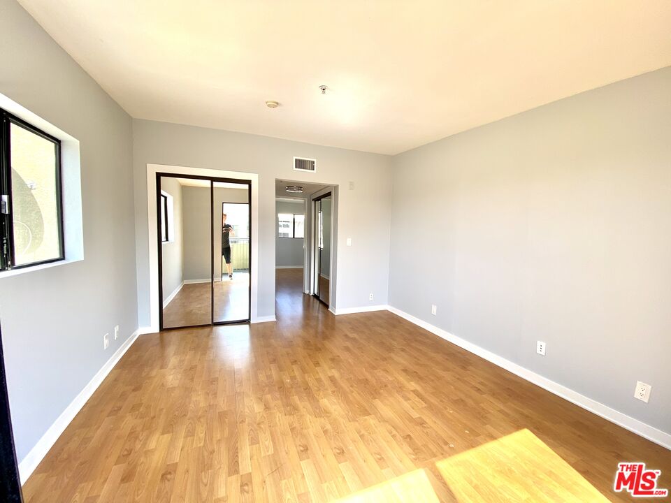 1610 Broadway Unit: #301
