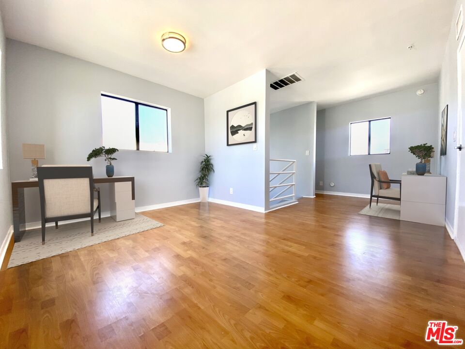 1610 Broadway Unit: #301