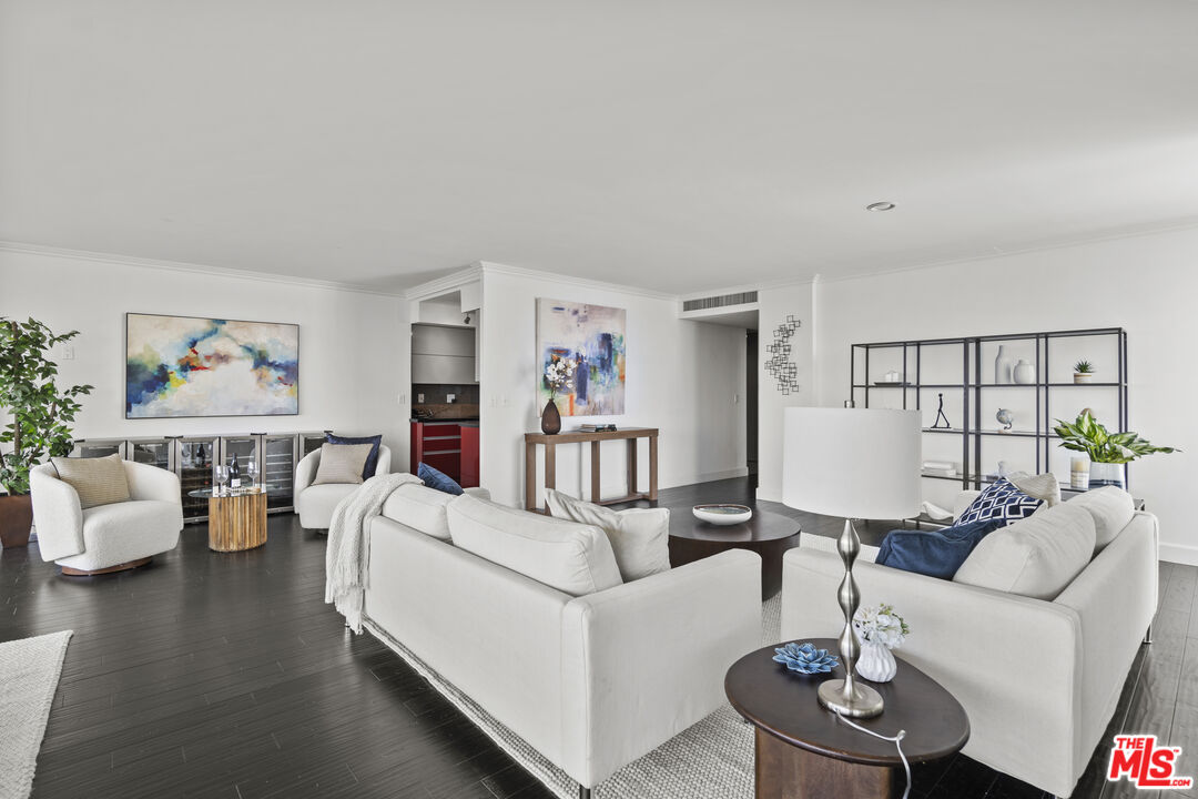 2220 Avenue Of The Stars Unit: 704
