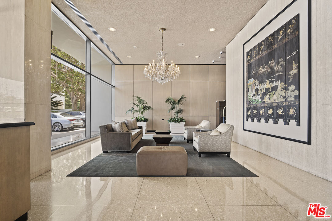2220 Avenue Of The Stars Unit: 704