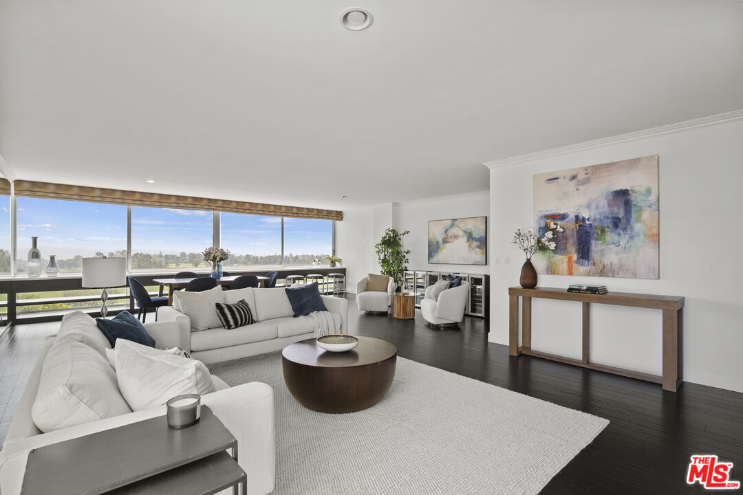 2220 Avenue Of The Stars Unit: 704