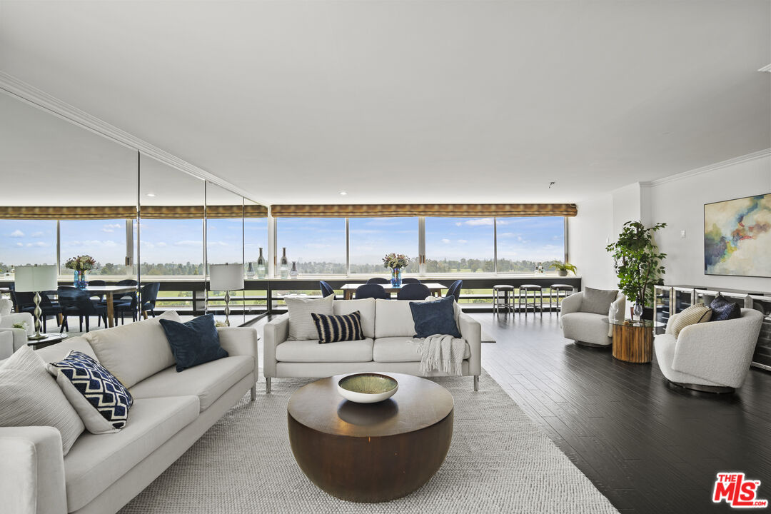 2220 Avenue Of The Stars Unit: 704