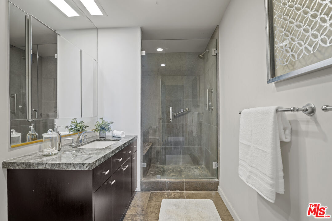 2220 Avenue Of The Stars Unit: 704