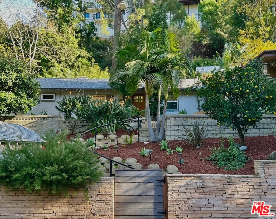 2222 Stanley Hills Dr