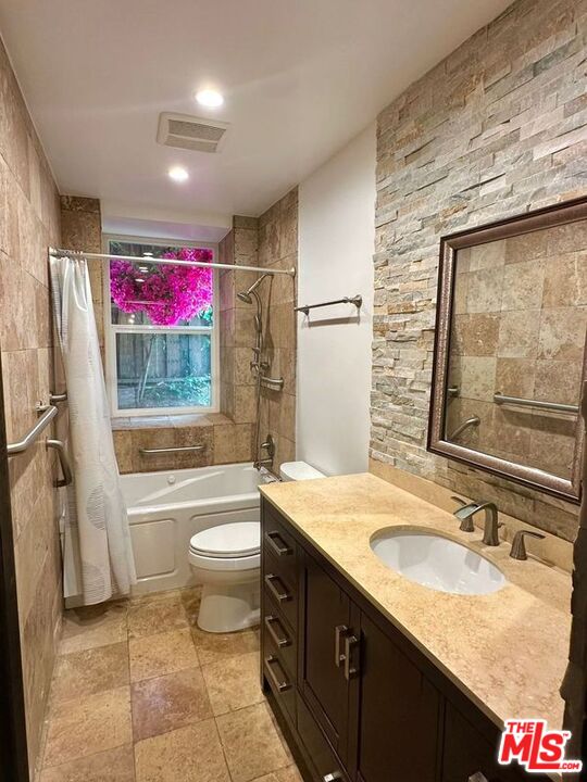 2222 Stanley Hills Dr