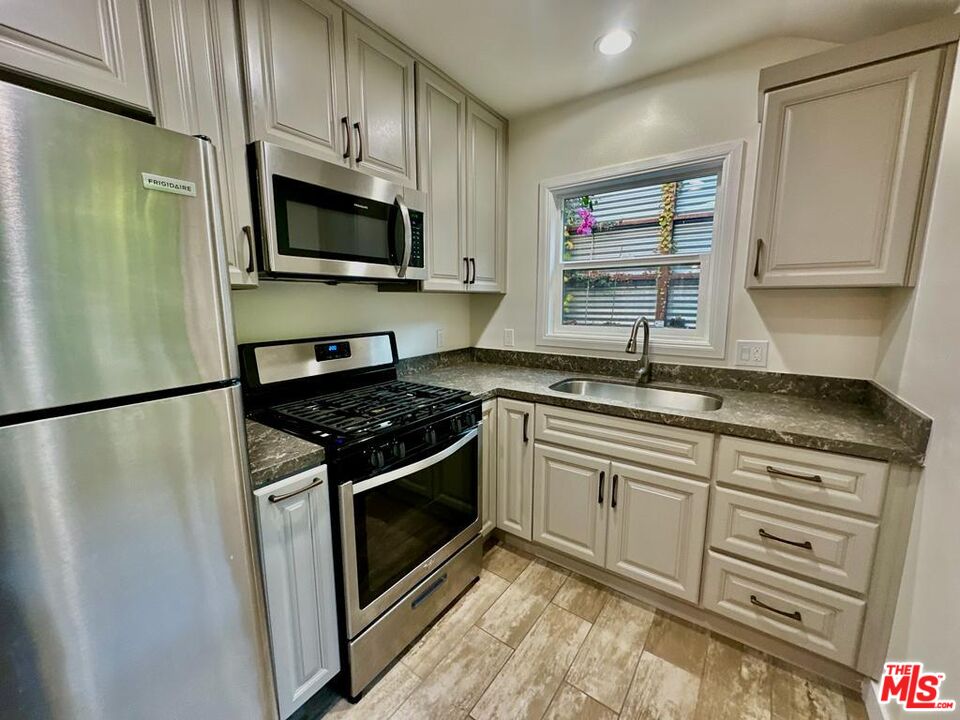 2222 Stanley Hills Dr