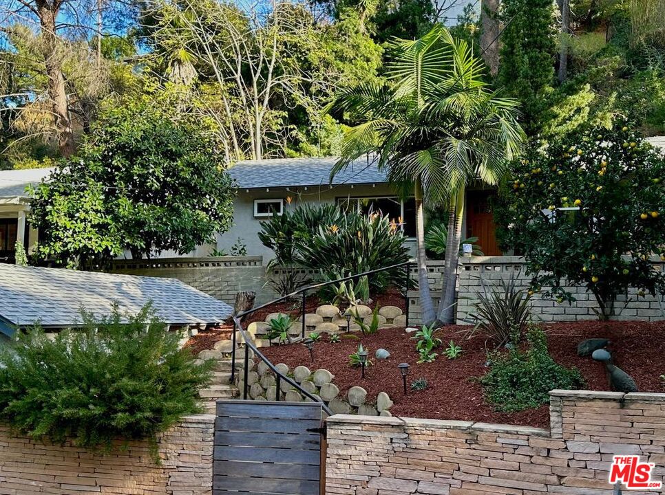 2222 Stanley Hills Dr