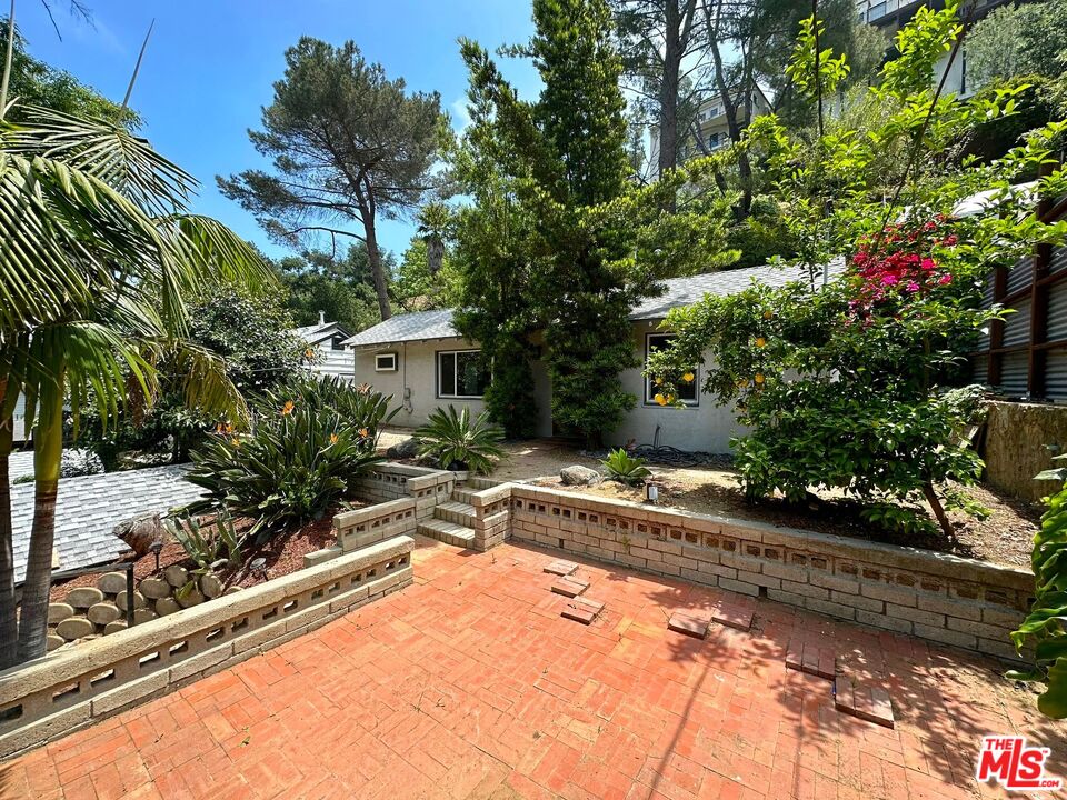 2222 Stanley Hills Dr