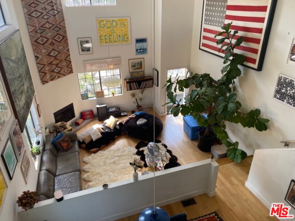 533 Venice Way