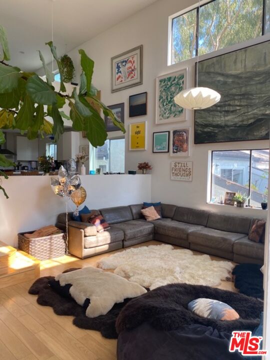 533 Venice Way