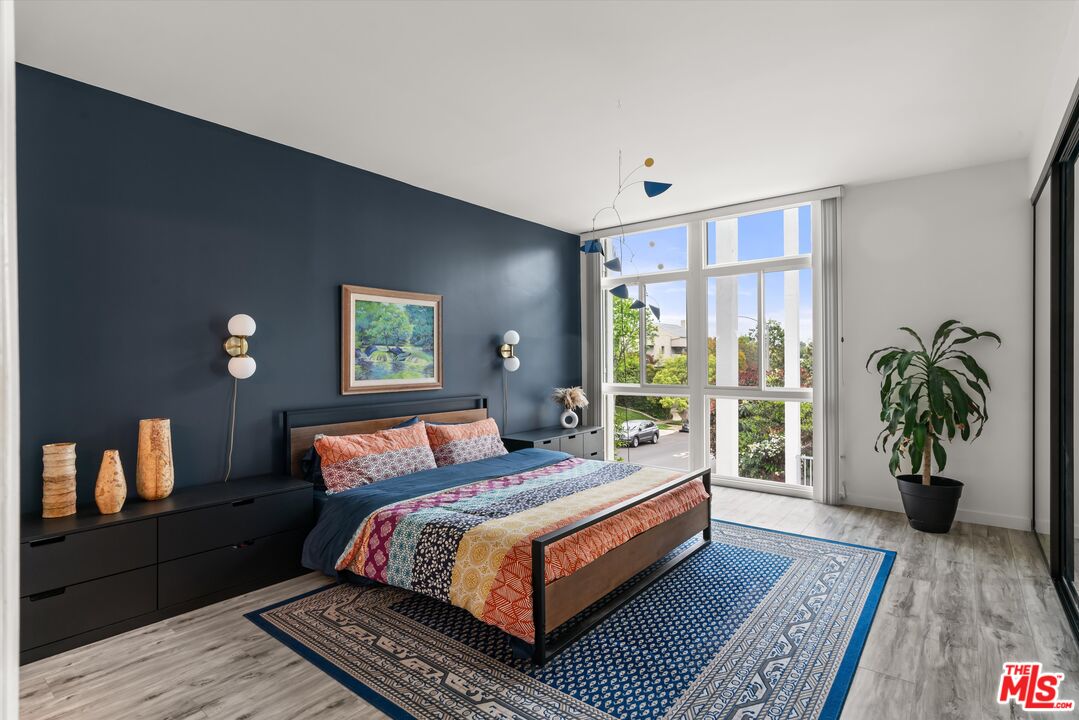 7960 Selma Ave Unit: 207