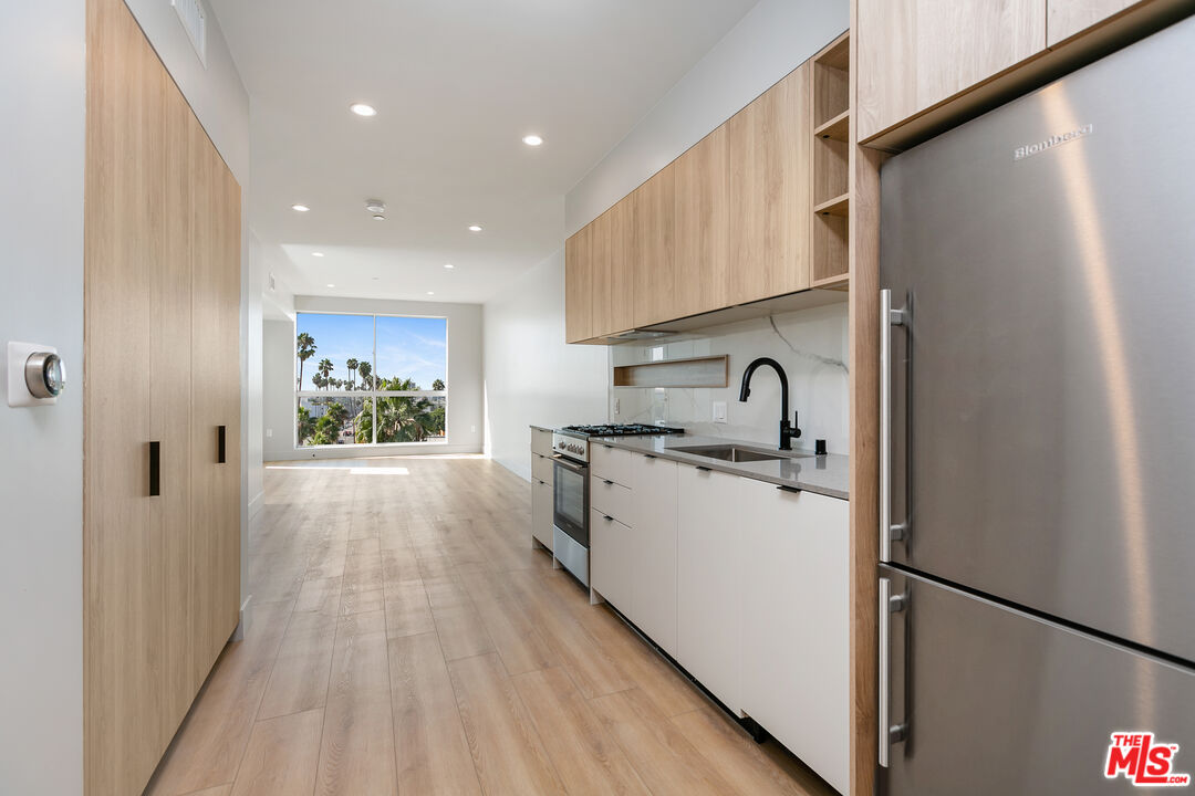 12431 Rochester Ave Unit: 408
