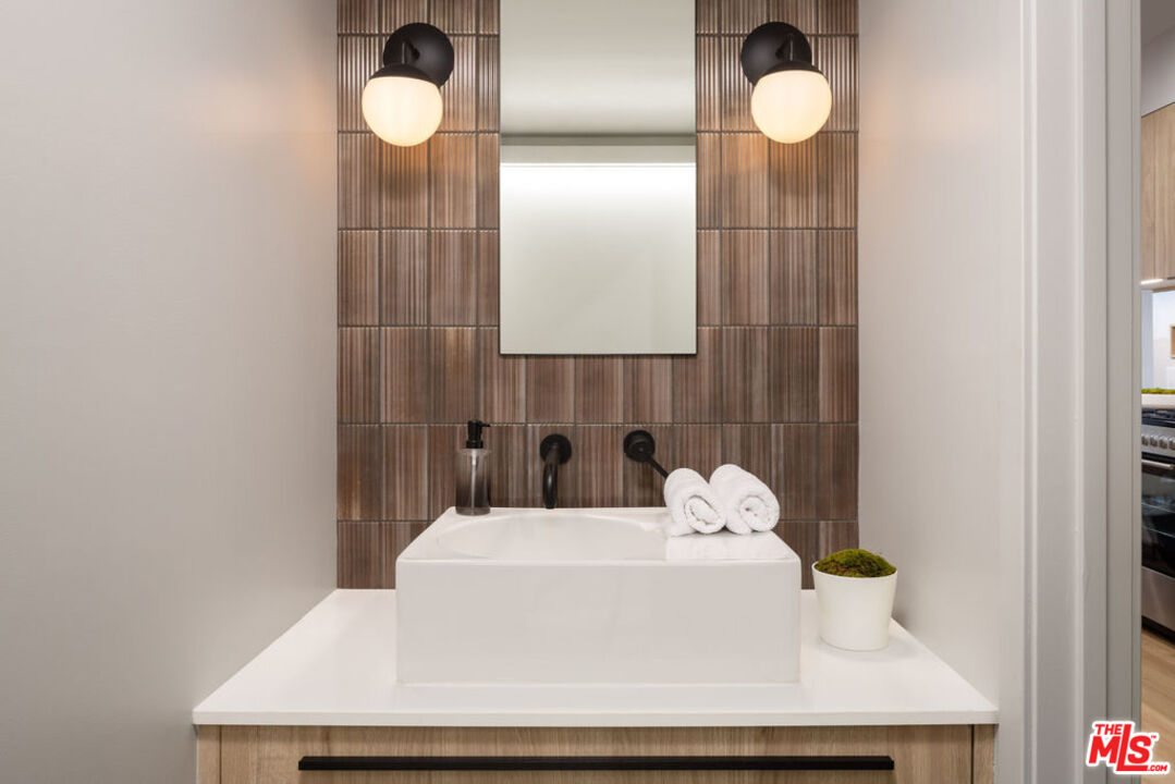 12431 Rochester Ave Unit: 408