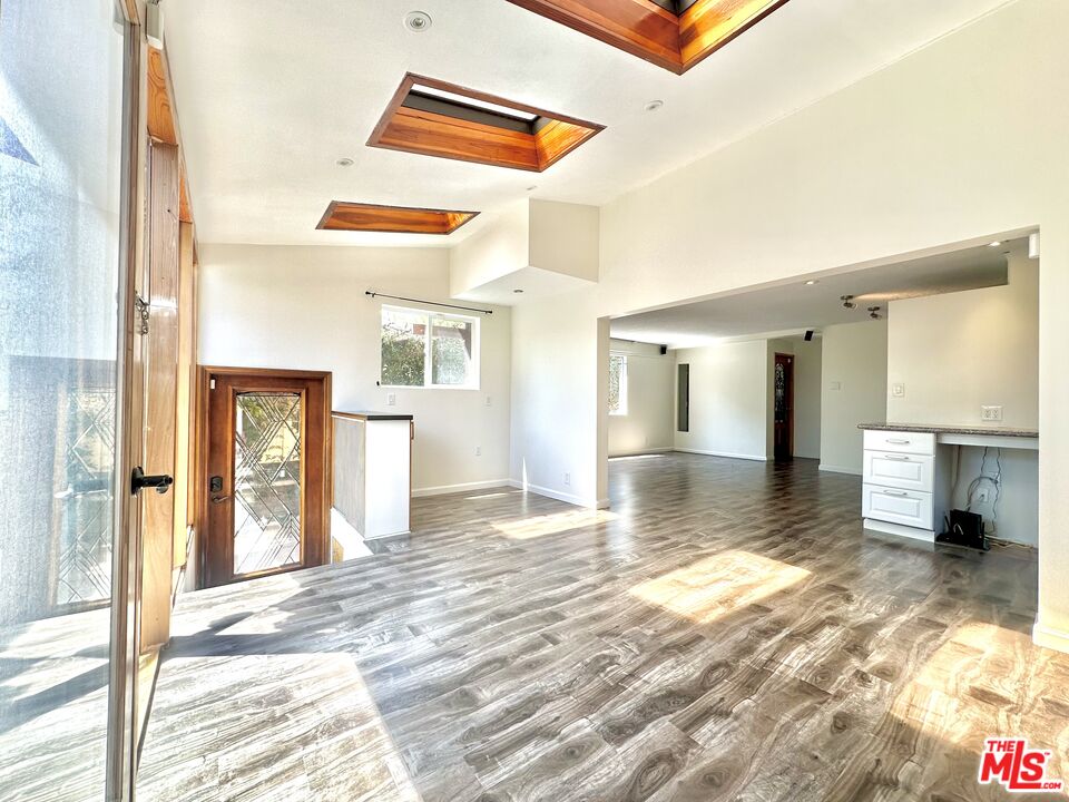 11122 Exposition Blvd