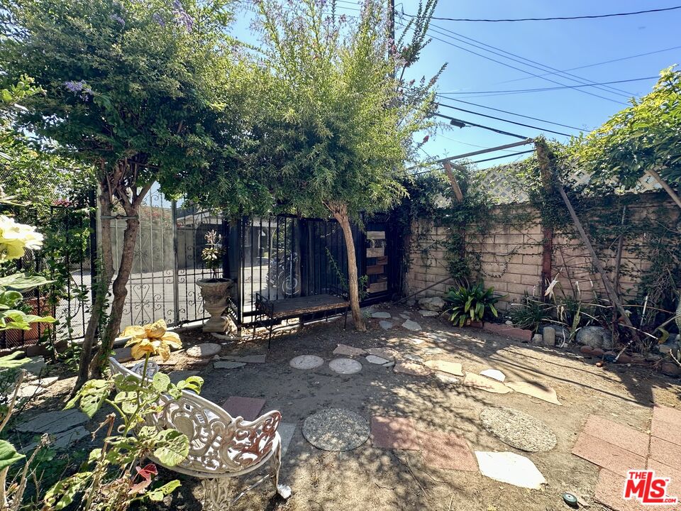 11122 Exposition Blvd