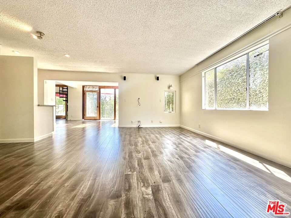 11122 Exposition Blvd